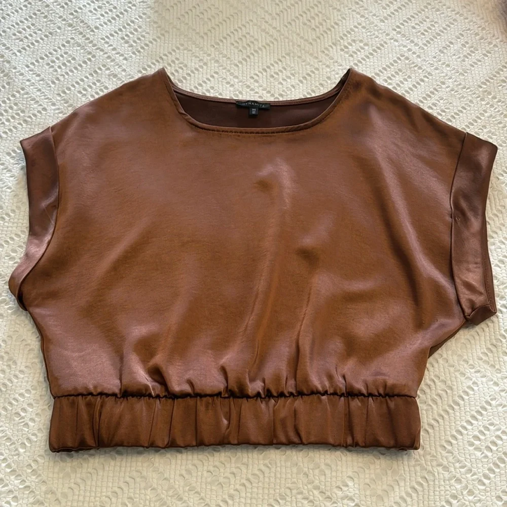 DYNAMITE Crop Top - Picture 1 of 2